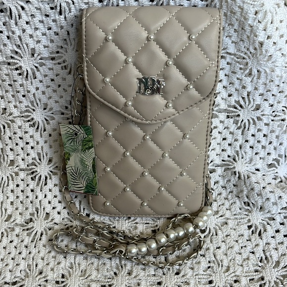 NWT Easter/spring phone case with insert card holder/ pearl strap. Mint green. - Picture 3 of 11